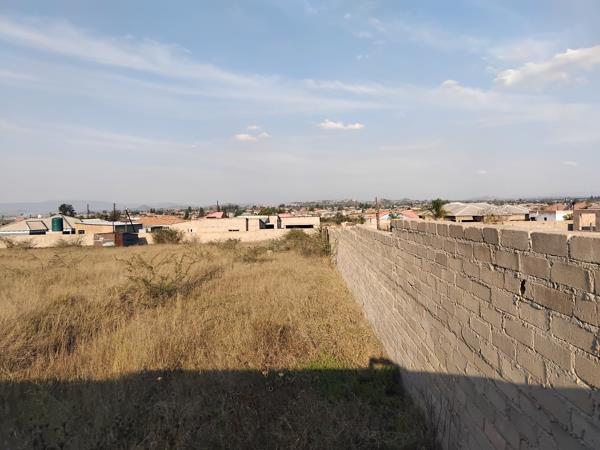 3 000 m² Land