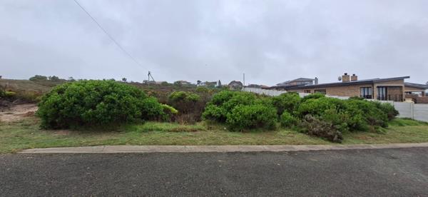 1 027 m² Land