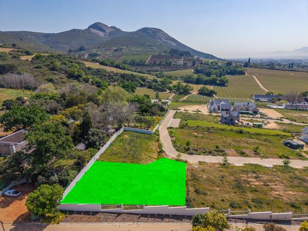 897 m² Land