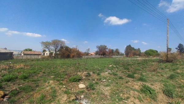 1 980 m² Land