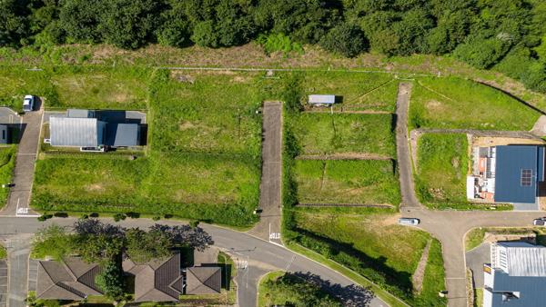 610 m² Land