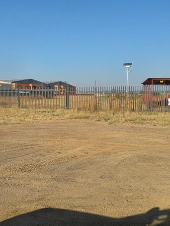 3 636 m² Land