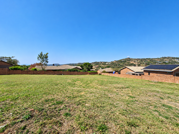 1 100 m² Land