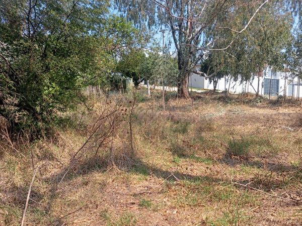 1 615 m² Land