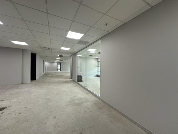 888 m² Commercial space