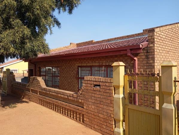 5 Bedroom House