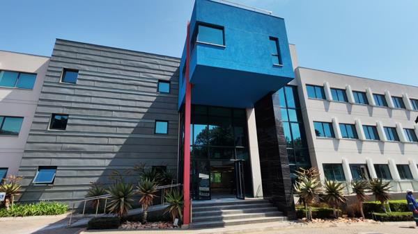 3 438 m² Office Space