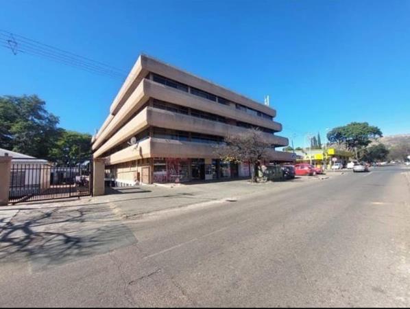 2 931 m² Office Space