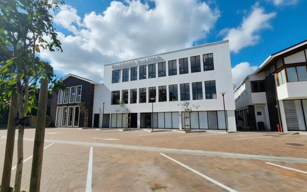 102 m² Retail Space