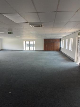 369 m² Commercial space