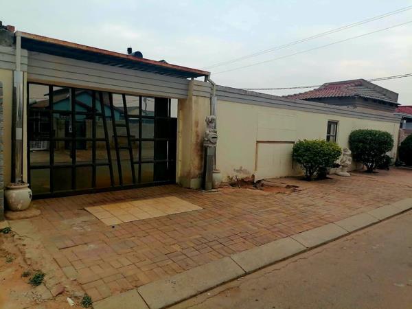 1 Bedroom House