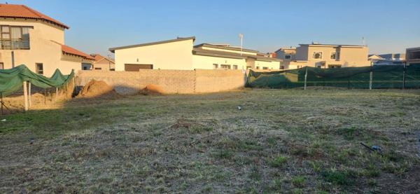 498 m² Land