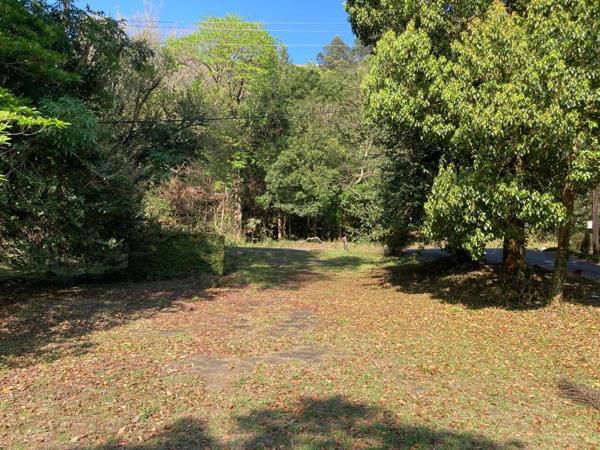 1 500 m² Land