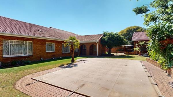 6 Bedroom House