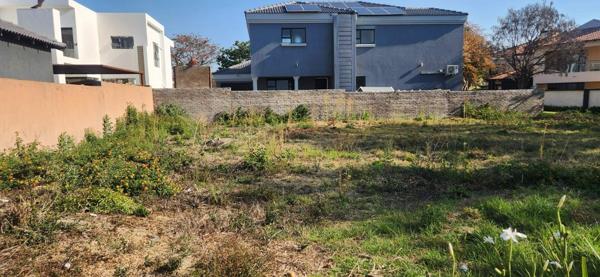 457 m² Land