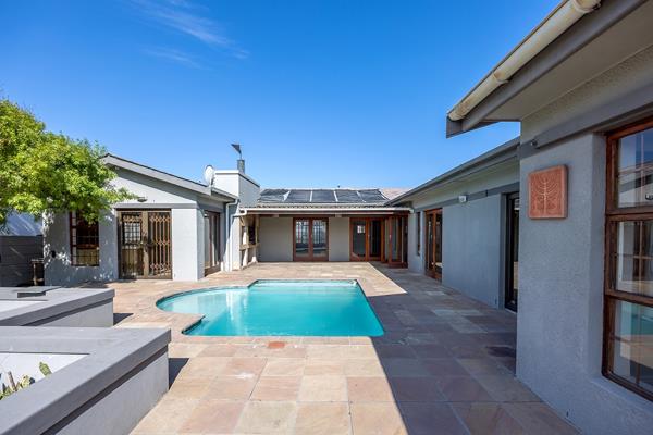 5 Bedroom House