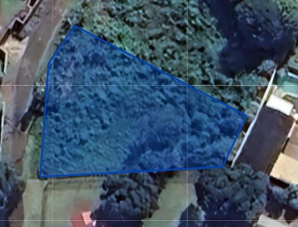 1 664 m² Land