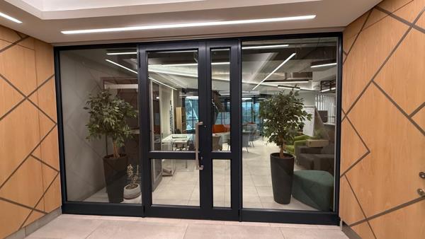 533 m² Office Space