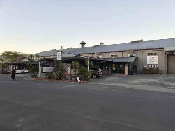 697 m² Industrial space