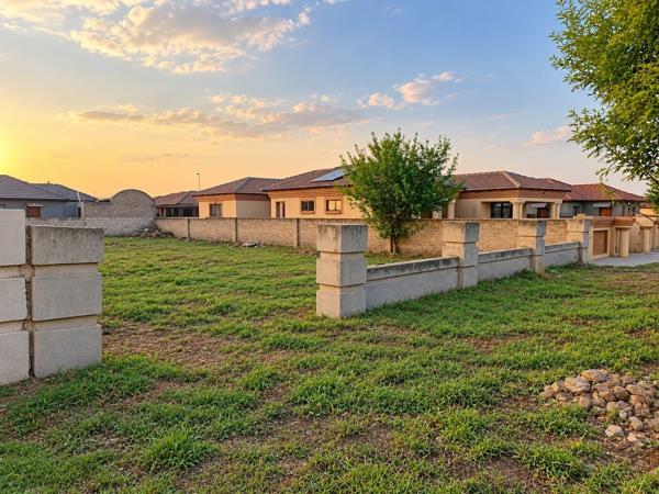 765 m² Land