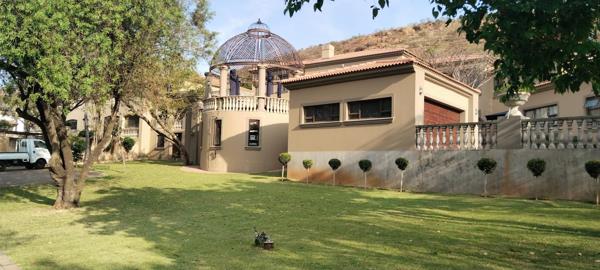 12 Bedroom House