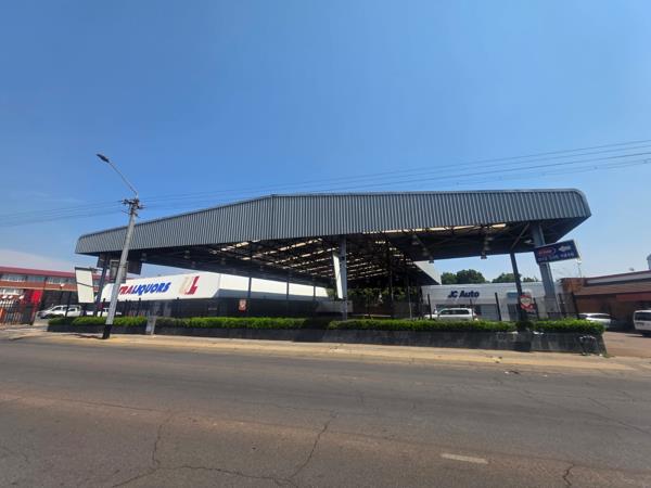 1 196 m² Commercial space