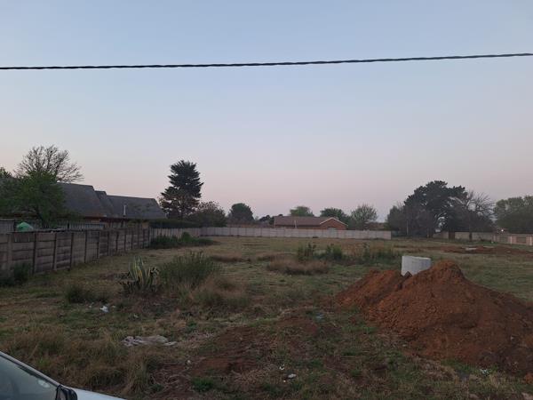 1 145 m² Land
