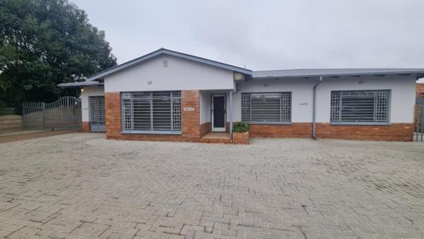 140 m² Commercial space