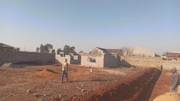 702 m² Land