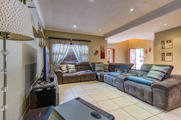 6 Bedroom House
