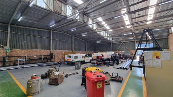 608 m² Industrial space