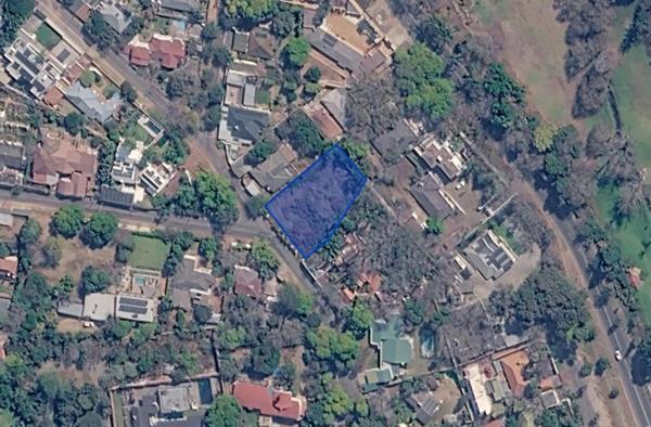1 353 m² Land