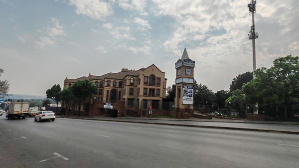 1 515 m² Office Space
