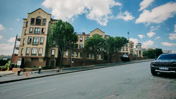 1 515 m² Office Space