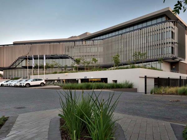 750 m² Office Space