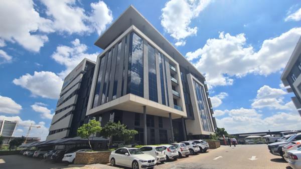 700 m² Office Space