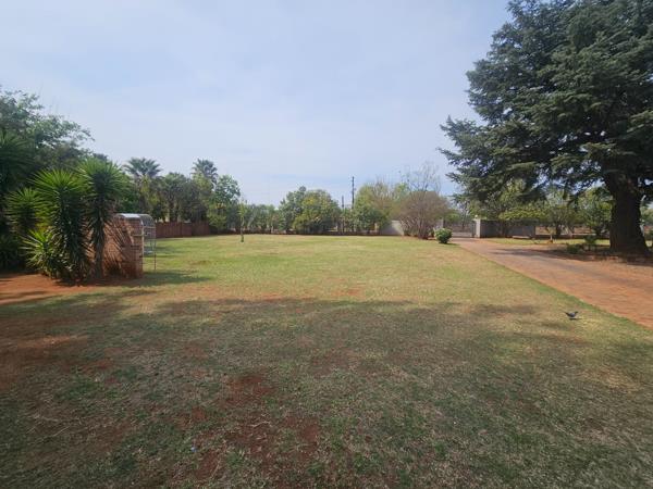1 148 ha Land