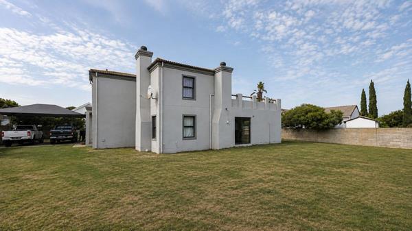 House in Country Club