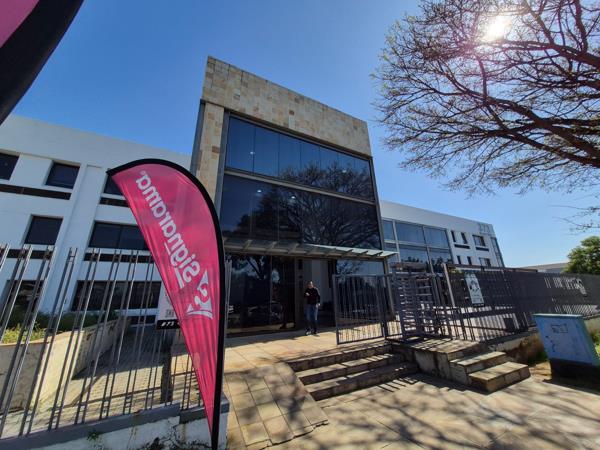 383 m² Commercial space