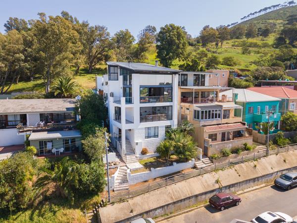 8 Bedroom House