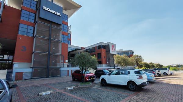 537 m² Office Space