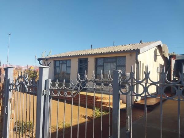 2 Bedroom House