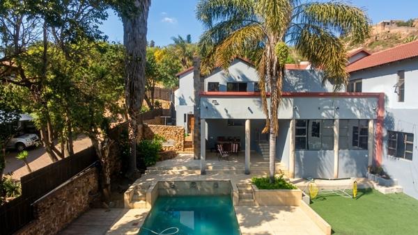 6 Bedroom House