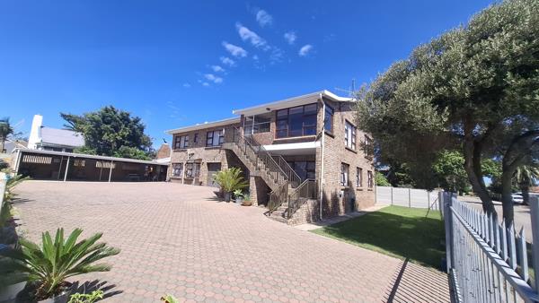 8 Bedroom House