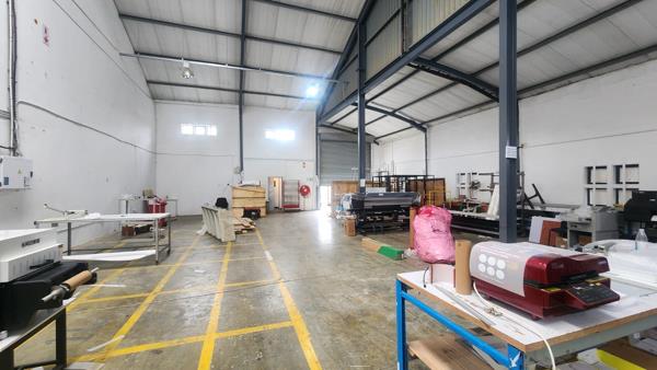 254 m² Industrial space