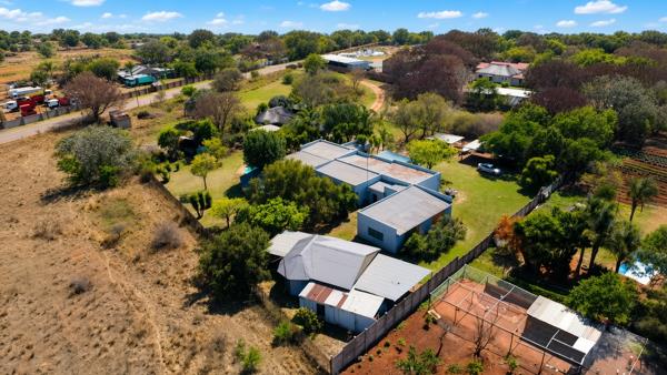 1.3 ha Smallholding