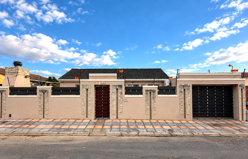 7 Bedroom House