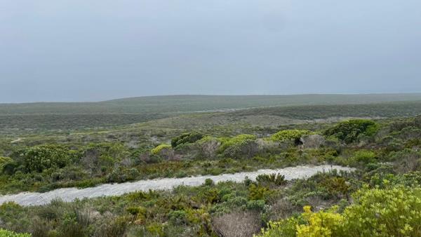 300 m² Land