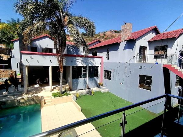 6 Bedroom House
