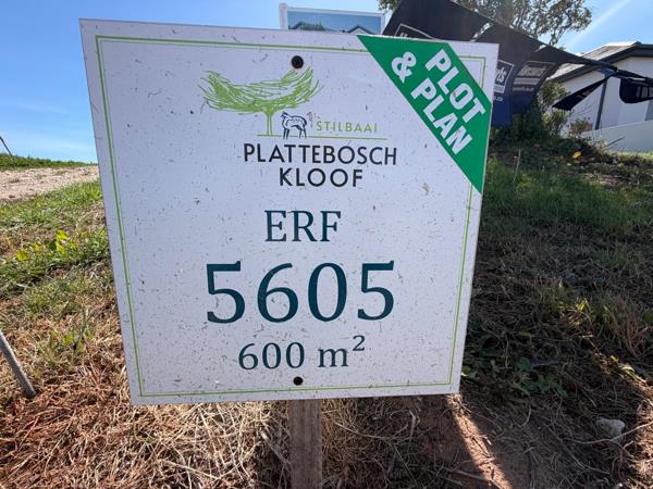 600 m² Land
